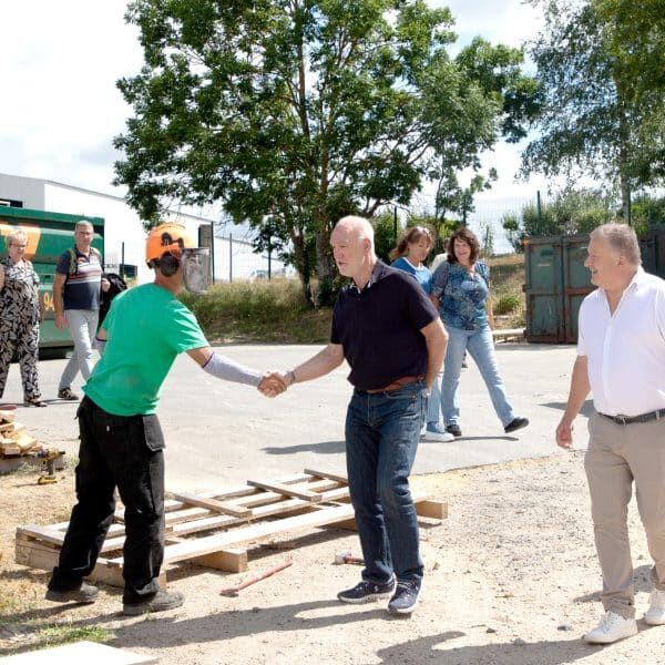 M. le Maire Michel Chapuis en visite aux Ateliers Aniciens